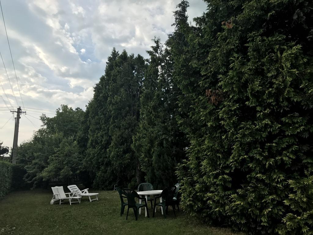 Retro Haz Guest House Balatonszabadi Exterior photo