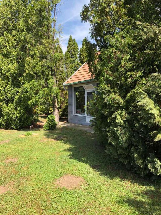 Retro Haz Guest House Balatonszabadi Exterior photo