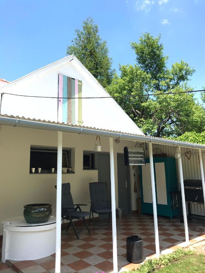 Retro Haz Guest House Balatonszabadi Exterior photo