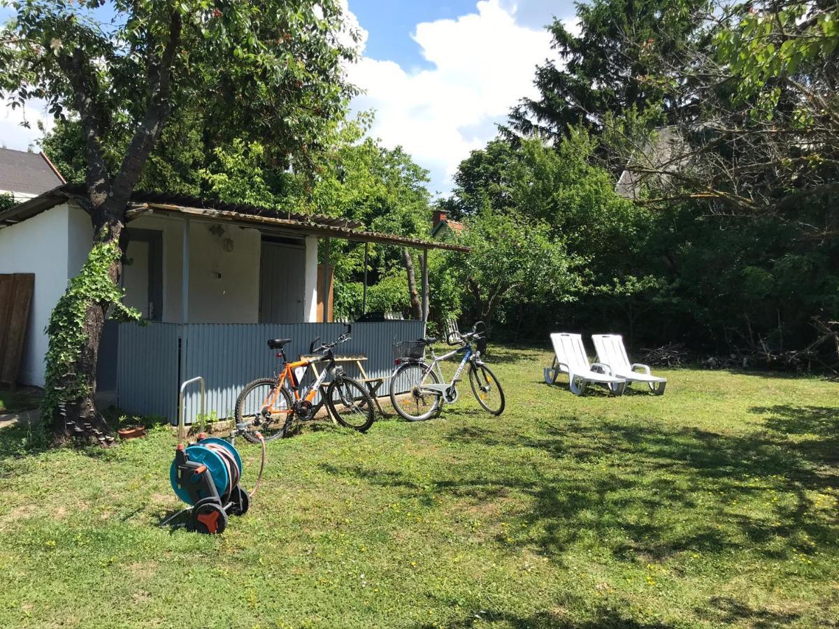Retro Haz Guest House Balatonszabadi Exterior photo